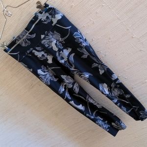 Athleta S Navy and gray floral workout leggings